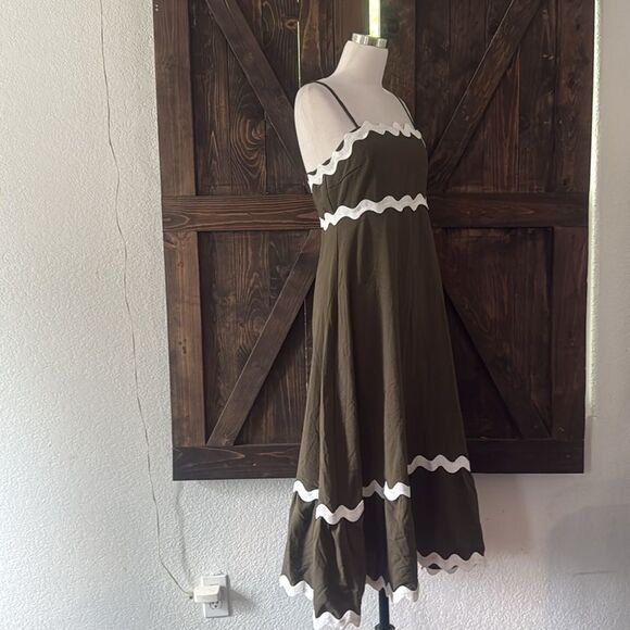 Olive Green Maxi Dress with White Trim - Picture 4 of 14